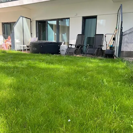 Apartment Z Ogrodkiem I Jacuzzi Gdynia *