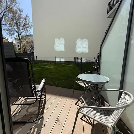 Z Ogrodkiem I Jacuzzi Apartment